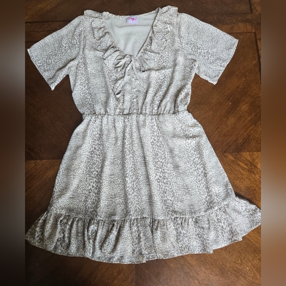 Buddy Love Cream With Animal Print Ruffle Dress.Size L - Picture 8 of 8